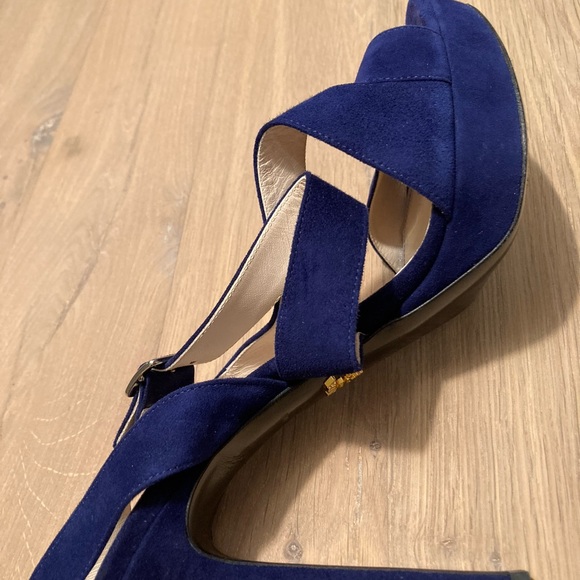 Gorgeous Suede Prada Heels - Picture 11 of 14